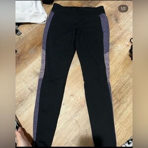 Purple 💜 and Black 🖤 straight leg leggings